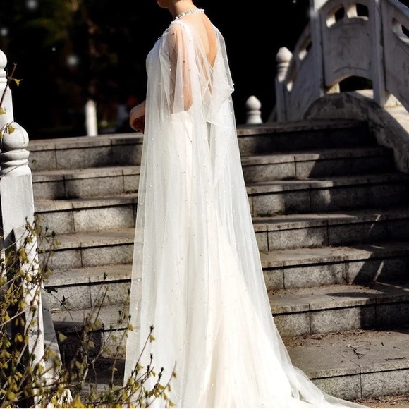 Pearl Bridal Cape with Rhinestone neck detailing - Picture 7 of 8